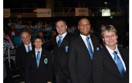 CORINE ARBITRE AUX SEIGNEURS DES JEUX