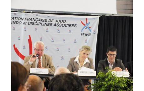 DES BENEVOLES RECOMPENSES 