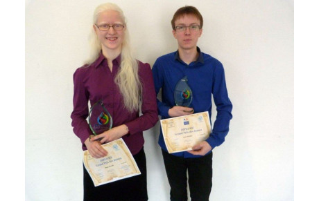 MANON ET XAVIER RECOIVENT LE TROPHEE JEUNE